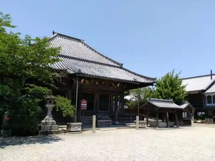 地藏院(寳蔵寺)の本殿・本堂