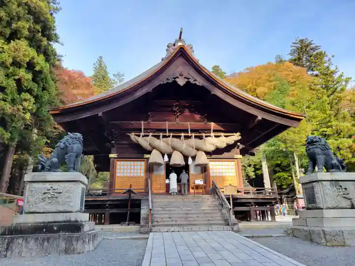 諏訪大社下社秋宮の本殿・本堂