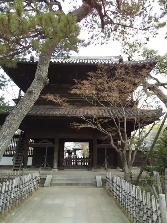泉岳寺の山門・神門