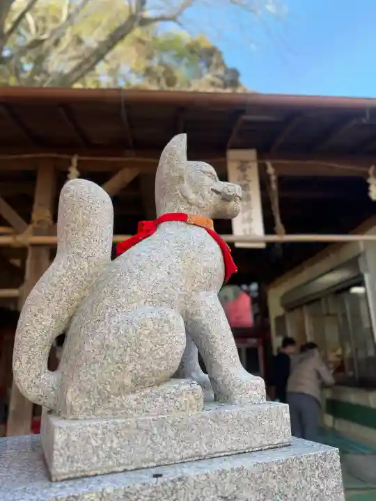 音次郎稲荷神社の{uncategorized: "未分類", other: "その他", undefined: "問題あり", building: "その他建物", grave: "お墓", sacred_gate: "鳥居", guardian: "狛犬", statue: "像", buddha: "仏像", history: "歴史", nature: "自然", garden: "庭園", animal: "動物", pagoda: "塔", temizu: "手水舎", mountain_gate: "山門・神門", sanctuary: "本殿・本堂", subordinate: "末社・摂社", art: "芸術", scenery: "景色", jizo: "地蔵", ema: "絵馬", goshuin: "御朱印", omikuji: "おみくじ", items: "授与品その他", amulet: "お守り", goshuincho: "御朱印帳", eats: "食事", festival: "お祭り", votive_dance: "神楽", shichigosan: "七五三参", wedding: "結婚式", experience: "体験その他", initially: "初詣", around: "周辺", anti_infection: "感染症対策"}