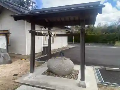 鹿島神社の{uncategorized: "未分類", other: "その他", undefined: "問題あり", building: "その他建物", grave: "お墓", sacred_gate: "鳥居", guardian: "狛犬", statue: "像", buddha: "仏像", history: "歴史", nature: "自然", garden: "庭園", animal: "動物", pagoda: "塔", temizu: "手水舎", mountain_gate: "山門・神門", sanctuary: "本殿・本堂", subordinate: "末社・摂社", art: "芸術", scenery: "景色", jizo: "地蔵", ema: "絵馬", goshuin: "御朱印", omikuji: "おみくじ", items: "授与品その他", amulet: "お守り", goshuincho: "御朱印帳", eats: "食事", festival: "お祭り", votive_dance: "神楽", shichigosan: "七五三参", wedding: "結婚式", experience: "体験その他", initially: "初詣", around: "周辺", anti_infection: "感染症対策"}