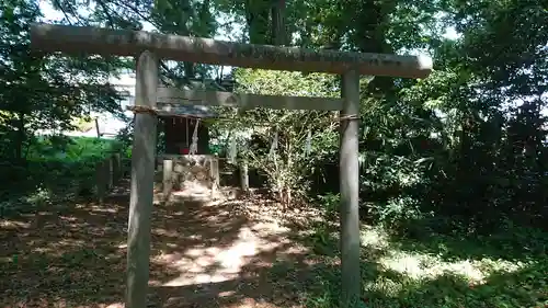 三ケ尻八幡神社の末社