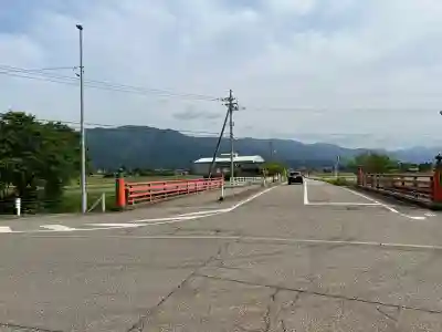 越中一宮 髙瀬神社の{uncategorized: "未分類", other: "その他", undefined: "問題あり", building: "その他建物", grave: "お墓", sacred_gate: "鳥居", guardian: "狛犬", statue: "像", buddha: "仏像", history: "歴史", nature: "自然", garden: "庭園", animal: "動物", pagoda: "塔", temizu: "手水舎", mountain_gate: "山門・神門", sanctuary: "本殿・本堂", subordinate: "末社・摂社", art: "芸術", scenery: "景色", jizo: "地蔵", ema: "絵馬", goshuin: "御朱印", omikuji: "おみくじ", items: "授与品その他", amulet: "お守り", goshuincho: "御朱印帳", eats: "食事", festival: "お祭り", votive_dance: "神楽", shichigosan: "七五三参", wedding: "結婚式", experience: "体験その他", initially: "初詣", around: "周辺", anti_infection: "感染症対策"}