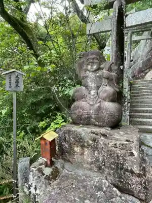 阿賀神社の{uncategorized: "未分類", other: "その他", undefined: "問題あり", building: "その他建物", grave: "お墓", sacred_gate: "鳥居", guardian: "狛犬", statue: "像", buddha: "仏像", history: "歴史", nature: "自然", garden: "庭園", animal: "動物", pagoda: "塔", temizu: "手水舎", mountain_gate: "山門・神門", sanctuary: "本殿・本堂", subordinate: "末社・摂社", art: "芸術", scenery: "景色", jizo: "地蔵", ema: "絵馬", goshuin: "御朱印", omikuji: "おみくじ", items: "授与品その他", amulet: "お守り", goshuincho: "御朱印帳", eats: "食事", festival: "お祭り", votive_dance: "神楽", shichigosan: "七五三参", wedding: "結婚式", experience: "体験その他", initially: "初詣", around: "周辺", anti_infection: "感染症対策"}