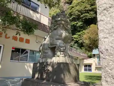 根岸八幡神社の狛犬