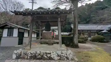 光明院の{uncategorized: "未分類", other: "その他", undefined: "問題あり", building: "その他建物", grave: "お墓", sacred_gate: "鳥居", guardian: "狛犬", statue: "像", buddha: "仏像", history: "歴史", nature: "自然", garden: "庭園", animal: "動物", pagoda: "塔", temizu: "手水舎", mountain_gate: "山門・神門", sanctuary: "本殿・本堂", subordinate: "末社・摂社", art: "芸術", scenery: "景色", jizo: "地蔵", ema: "絵馬", goshuin: "御朱印", omikuji: "おみくじ", items: "授与品その他", amulet: "お守り", goshuincho: "御朱印帳", eats: "食事", festival: "お祭り", votive_dance: "神楽", shichigosan: "七五三参", wedding: "結婚式", experience: "体験その他", initially: "初詣", around: "周辺", anti_infection: "感染症対策"}