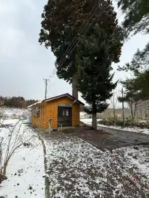 さつかり地蔵堂の{uncategorized: "未分類", other: "その他", undefined: "問題あり", building: "その他建物", grave: "お墓", sacred_gate: "鳥居", guardian: "狛犬", statue: "像", buddha: "仏像", history: "歴史", nature: "自然", garden: "庭園", animal: "動物", pagoda: "塔", temizu: "手水舎", mountain_gate: "山門・神門", sanctuary: "本殿・本堂", subordinate: "末社・摂社", art: "芸術", scenery: "景色", jizo: "地蔵", ema: "絵馬", goshuin: "御朱印", omikuji: "おみくじ", items: "授与品その他", amulet: "お守り", goshuincho: "御朱印帳", eats: "食事", festival: "お祭り", votive_dance: "神楽", shichigosan: "七五三参", wedding: "結婚式", experience: "体験その他", initially: "初詣", around: "周辺", anti_infection: "感染症対策"}