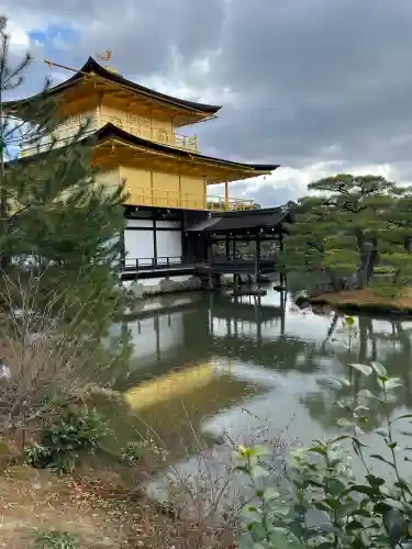 金閣寺不動堂の{uncategorized: "未分類", other: "その他", undefined: "問題あり", building: "その他建物", grave: "お墓", sacred_gate: "鳥居", guardian: "狛犬", statue: "像", buddha: "仏像", history: "歴史", nature: "自然", garden: "庭園", animal: "動物", pagoda: "塔", temizu: "手水舎", mountain_gate: "山門・神門", sanctuary: "本殿・本堂", subordinate: "末社・摂社", art: "芸術", scenery: "景色", jizo: "地蔵", ema: "絵馬", goshuin: "御朱印", omikuji: "おみくじ", items: "授与品その他", amulet: "お守り", goshuincho: "御朱印帳", eats: "食事", festival: "お祭り", votive_dance: "神楽", shichigosan: "七五三参", wedding: "結婚式", experience: "体験その他", initially: "初詣", around: "周辺", anti_infection: "感染症対策"}