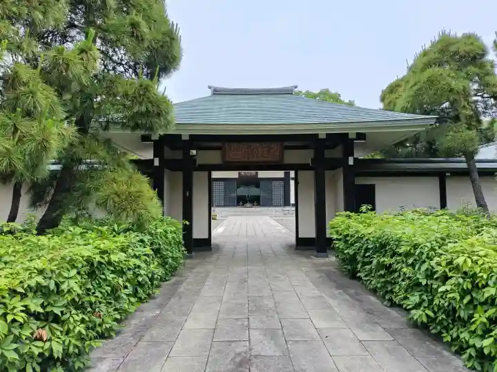 満願寺の{uncategorized: "未分類", other: "その他", undefined: "問題あり", building: "その他建物", grave: "お墓", sacred_gate: "鳥居", guardian: "狛犬", statue: "像", buddha: "仏像", history: "歴史", nature: "自然", garden: "庭園", animal: "動物", pagoda: "塔", temizu: "手水舎", mountain_gate: "山門・神門", sanctuary: "本殿・本堂", subordinate: "末社・摂社", art: "芸術", scenery: "景色", jizo: "地蔵", ema: "絵馬", goshuin: "御朱印", omikuji: "おみくじ", items: "授与品その他", amulet: "お守り", goshuincho: "御朱印帳", eats: "食事", festival: "お祭り", votive_dance: "神楽", shichigosan: "七五三参", wedding: "結婚式", experience: "体験その他", initially: "初詣", around: "周辺", anti_infection: "感染症対策"}