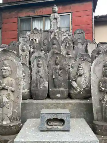 蓮馨寺の{uncategorized: "未分類", other: "その他", undefined: "問題あり", building: "その他建物", grave: "お墓", sacred_gate: "鳥居", guardian: "狛犬", statue: "像", buddha: "仏像", history: "歴史", nature: "自然", garden: "庭園", animal: "動物", pagoda: "塔", temizu: "手水舎", mountain_gate: "山門・神門", sanctuary: "本殿・本堂", subordinate: "末社・摂社", art: "芸術", scenery: "景色", jizo: "地蔵", ema: "絵馬", goshuin: "御朱印", omikuji: "おみくじ", items: "授与品その他", amulet: "お守り", goshuincho: "御朱印帳", eats: "食事", festival: "お祭り", votive_dance: "神楽", shichigosan: "七五三参", wedding: "結婚式", experience: "体験その他", initially: "初詣", around: "周辺", anti_infection: "感染症対策"}