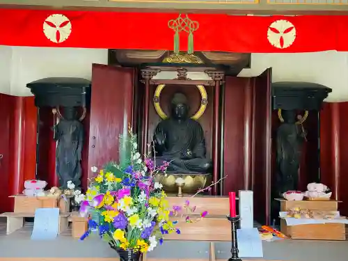 光善寺の{uncategorized: "未分類", other: "その他", undefined: "問題あり", building: "その他建物", grave: "お墓", sacred_gate: "鳥居", guardian: "狛犬", statue: "像", buddha: "仏像", history: "歴史", nature: "自然", garden: "庭園", animal: "動物", pagoda: "塔", temizu: "手水舎", mountain_gate: "山門・神門", sanctuary: "本殿・本堂", subordinate: "末社・摂社", art: "芸術", scenery: "景色", jizo: "地蔵", ema: "絵馬", goshuin: "御朱印", omikuji: "おみくじ", items: "授与品その他", amulet: "お守り", goshuincho: "御朱印帳", eats: "食事", festival: "お祭り", votive_dance: "神楽", shichigosan: "七五三参", wedding: "結婚式", experience: "体験その他", initially: "初詣", around: "周辺", anti_infection: "感染症対策"}