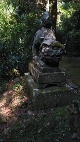 室山熊野神社の狛犬