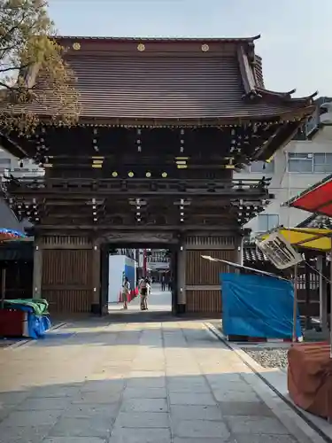 西新井大師総持寺の山門・神門