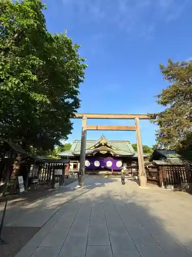 靖國神社の{uncategorized: "未分類", other: "その他", undefined: "問題あり", building: "その他建物", grave: "お墓", sacred_gate: "鳥居", guardian: "狛犬", statue: "像", buddha: "仏像", history: "歴史", nature: "自然", garden: "庭園", animal: "動物", pagoda: "塔", temizu: "手水舎", mountain_gate: "山門・神門", sanctuary: "本殿・本堂", subordinate: "末社・摂社", art: "芸術", scenery: "景色", jizo: "地蔵", ema: "絵馬", goshuin: "御朱印", omikuji: "おみくじ", items: "授与品その他", amulet: "お守り", goshuincho: "御朱印帳", eats: "食事", festival: "お祭り", votive_dance: "神楽", shichigosan: "七五三参", wedding: "結婚式", experience: "体験その他", initially: "初詣", around: "周辺", anti_infection: "感染症対策"}