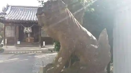 本村神社の狛犬