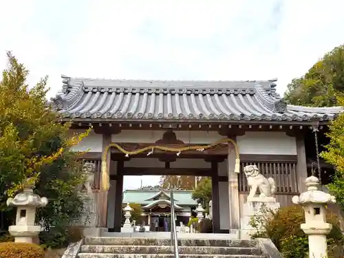 爲那都比古神社の山門