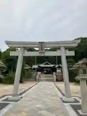 鶴羽根神社の鳥居