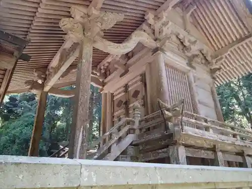 板井神社の本殿