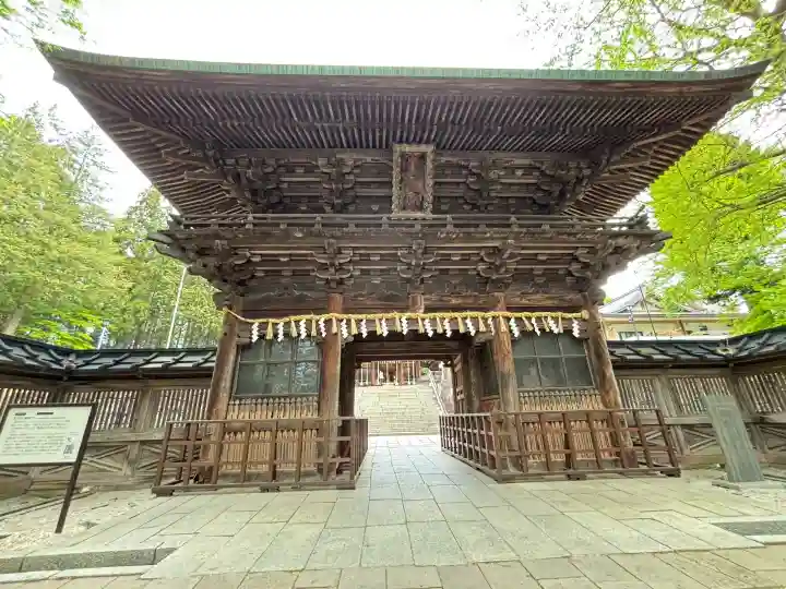 仙台東照宮の{uncategorized: "未分類", other: "その他", undefined: "問題あり", building: "その他建物", grave: "お墓", sacred_gate: "鳥居", guardian: "狛犬", statue: "像", buddha: "仏像", history: "歴史", nature: "自然", garden: "庭園", animal: "動物", pagoda: "塔", temizu: "手水舎", mountain_gate: "山門・神門", sanctuary: "本殿・本堂", subordinate: "末社・摂社", art: "芸術", scenery: "景色", jizo: "地蔵", ema: "絵馬", goshuin: "御朱印", omikuji: "おみくじ", items: "授与品その他", amulet: "お守り", goshuincho: "御朱印帳", eats: "食事", festival: "お祭り", votive_dance: "神楽", shichigosan: "七五三参", wedding: "結婚式", experience: "体験その他", initially: "初詣", around: "周辺", anti_infection: "感染症対策"}