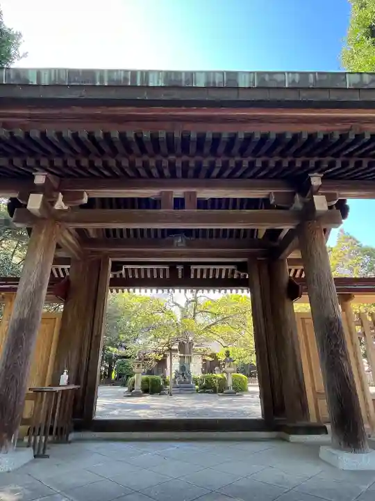 小戸神社の山門・神門