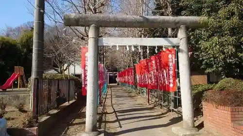 春日部稲荷神社の鳥居