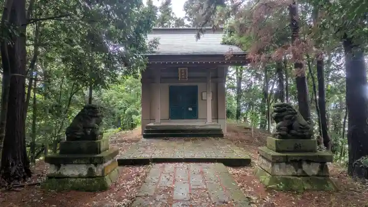 雷神社の{uncategorized: "未分類", other: "その他", undefined: "問題あり", building: "その他建物", grave: "お墓", sacred_gate: "鳥居", guardian: "狛犬", statue: "像", buddha: "仏像", history: "歴史", nature: "自然", garden: "庭園", animal: "動物", pagoda: "塔", temizu: "手水舎", mountain_gate: "山門・神門", sanctuary: "本殿・本堂", subordinate: "末社・摂社", art: "芸術", scenery: "景色", jizo: "地蔵", ema: "絵馬", goshuin: "御朱印", omikuji: "おみくじ", items: "授与品その他", amulet: "お守り", goshuincho: "御朱印帳", eats: "食事", festival: "お祭り", votive_dance: "神楽", shichigosan: "七五三参", wedding: "結婚式", experience: "体験その他", initially: "初詣", around: "周辺", anti_infection: "感染症対策"}