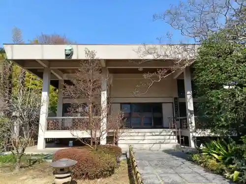 安養寺の{uncategorized: "未分類", other: "その他", undefined: "問題あり", building: "その他建物", grave: "お墓", sacred_gate: "鳥居", guardian: "狛犬", statue: "像", buddha: "仏像", history: "歴史", nature: "自然", garden: "庭園", animal: "動物", pagoda: "塔", temizu: "手水舎", mountain_gate: "山門・神門", sanctuary: "本殿・本堂", subordinate: "末社・摂社", art: "芸術", scenery: "景色", jizo: "地蔵", ema: "絵馬", goshuin: "御朱印", omikuji: "おみくじ", items: "授与品その他", amulet: "お守り", goshuincho: "御朱印帳", eats: "食事", festival: "お祭り", votive_dance: "神楽", shichigosan: "七五三参", wedding: "結婚式", experience: "体験その他", initially: "初詣", around: "周辺", anti_infection: "感染症対策"}