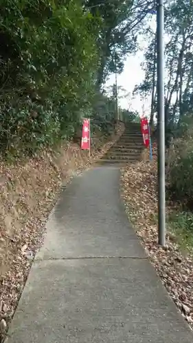 石上布都魂神社の建物その他