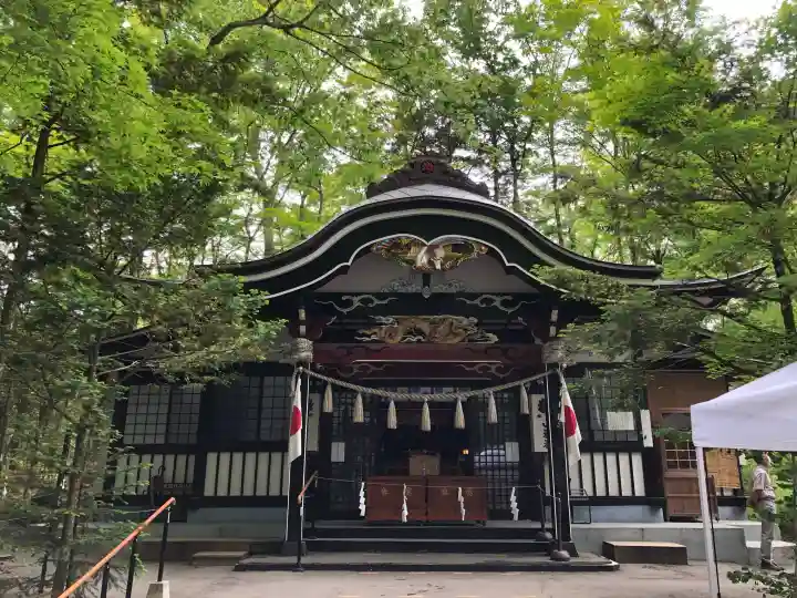 新屋山神社の{uncategorized: "未分類", other: "その他", undefined: "問題あり", building: "その他建物", grave: "お墓", sacred_gate: "鳥居", guardian: "狛犬", statue: "像", buddha: "仏像", history: "歴史", nature: "自然", garden: "庭園", animal: "動物", pagoda: "塔", temizu: "手水舎", mountain_gate: "山門・神門", sanctuary: "本殿・本堂", subordinate: "末社・摂社", art: "芸術", scenery: "景色", jizo: "地蔵", ema: "絵馬", goshuin: "御朱印", omikuji: "おみくじ", items: "授与品その他", amulet: "お守り", goshuincho: "御朱印帳", eats: "食事", festival: "お祭り", votive_dance: "神楽", shichigosan: "七五三参", wedding: "結婚式", experience: "体験その他", initially: "初詣", around: "周辺", anti_infection: "感染症対策"}