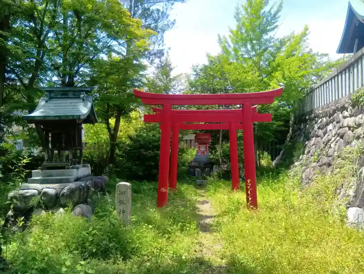 八幡神社の{uncategorized: "未分類", other: "その他", undefined: "問題あり", building: "その他建物", grave: "お墓", sacred_gate: "鳥居", guardian: "狛犬", statue: "像", buddha: "仏像", history: "歴史", nature: "自然", garden: "庭園", animal: "動物", pagoda: "塔", temizu: "手水舎", mountain_gate: "山門・神門", sanctuary: "本殿・本堂", subordinate: "末社・摂社", art: "芸術", scenery: "景色", jizo: "地蔵", ema: "絵馬", goshuin: "御朱印", omikuji: "おみくじ", items: "授与品その他", amulet: "お守り", goshuincho: "御朱印帳", eats: "食事", festival: "お祭り", votive_dance: "神楽", shichigosan: "七五三参", wedding: "結婚式", experience: "体験その他", initially: "初詣", around: "周辺", anti_infection: "感染症対策"}
