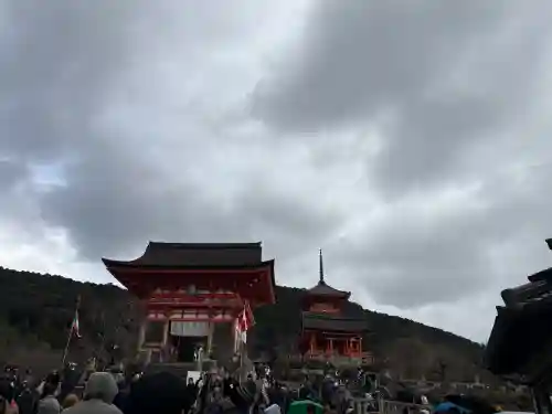 清水寺の{uncategorized: "未分類", other: "その他", undefined: "問題あり", building: "その他建物", grave: "お墓", sacred_gate: "鳥居", guardian: "狛犬", statue: "像", buddha: "仏像", history: "歴史", nature: "自然", garden: "庭園", animal: "動物", pagoda: "塔", temizu: "手水舎", mountain_gate: "山門・神門", sanctuary: "本殿・本堂", subordinate: "末社・摂社", art: "芸術", scenery: "景色", jizo: "地蔵", ema: "絵馬", goshuin: "御朱印", omikuji: "おみくじ", items: "授与品その他", amulet: "お守り", goshuincho: "御朱印帳", eats: "食事", festival: "お祭り", votive_dance: "神楽", shichigosan: "七五三参", wedding: "結婚式", experience: "体験その他", initially: "初詣", around: "周辺", anti_infection: "感染症対策"}