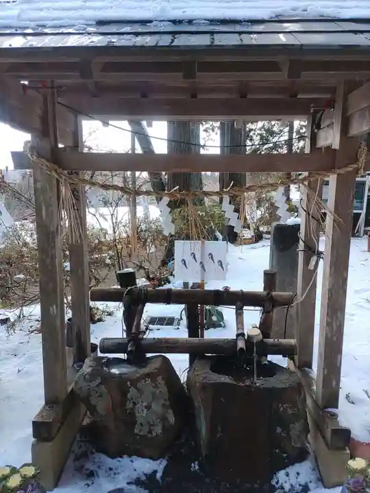 坪沼八幡神社の手水舎