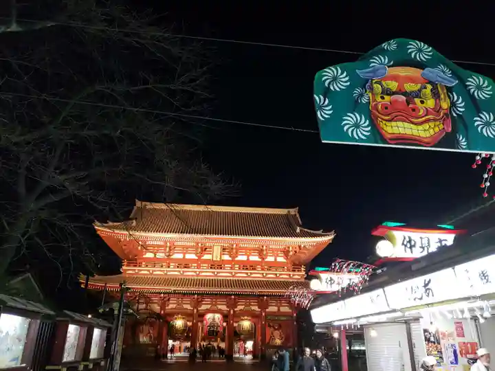 浅草寺の山門・神門