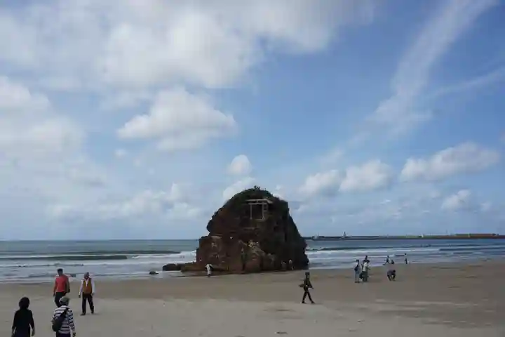 稲佐の浜 弁天島の景色