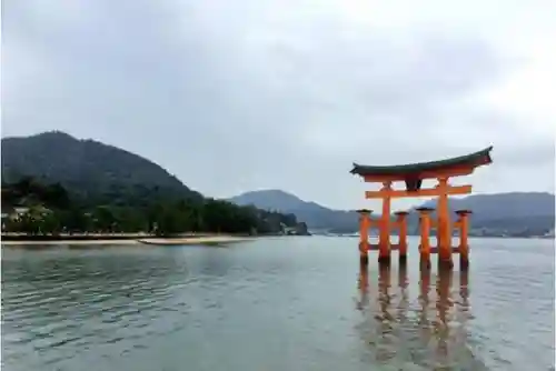 厳島神社の鳥居