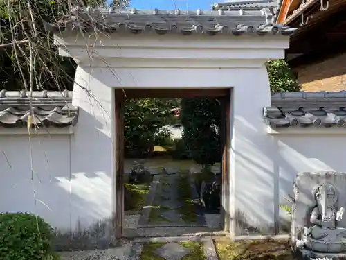 宝善院の山門・神門