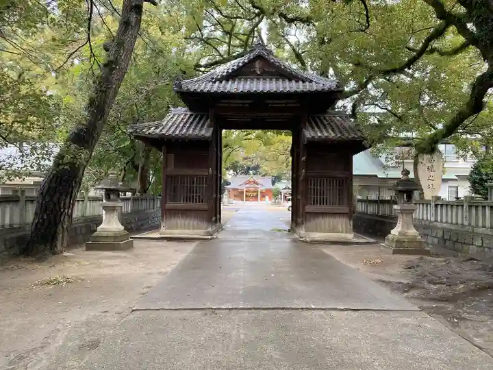 一宮神社の山門・神門