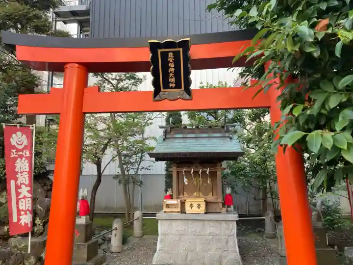 羽衣町厳島神社(関内厳島神社・横浜弁天)の{uncategorized: "未分類", other: "その他", undefined: "問題あり", building: "その他建物", grave: "お墓", sacred_gate: "鳥居", guardian: "狛犬", statue: "像", buddha: "仏像", history: "歴史", nature: "自然", garden: "庭園", animal: "動物", pagoda: "塔", temizu: "手水舎", mountain_gate: "山門・神門", sanctuary: "本殿・本堂", subordinate: "末社・摂社", art: "芸術", scenery: "景色", jizo: "地蔵", ema: "絵馬", goshuin: "御朱印", omikuji: "おみくじ", items: "授与品その他", amulet: "お守り", goshuincho: "御朱印帳", eats: "食事", festival: "お祭り", votive_dance: "神楽", shichigosan: "七五三参", wedding: "結婚式", experience: "体験その他", initially: "初詣", around: "周辺", anti_infection: "感染症対策"}