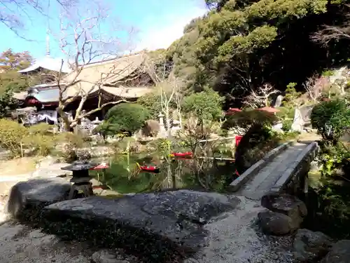 椎尾山薬王院の庭園