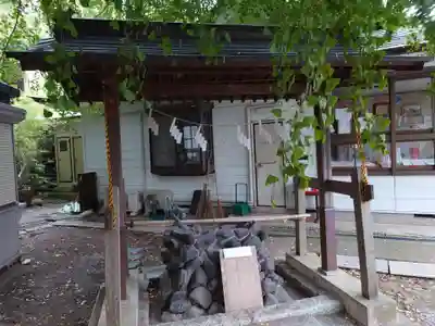 雷神社の手水舎