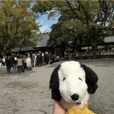 熱田神宮の{uncategorized: "未分類", other: "その他", undefined: "問題あり", building: "その他建物", grave: "お墓", sacred_gate: "鳥居", guardian: "狛犬", statue: "像", buddha: "仏像", history: "歴史", nature: "自然", garden: "庭園", animal: "動物", pagoda: "塔", temizu: "手水舎", mountain_gate: "山門・神門", sanctuary: "本殿・本堂", subordinate: "末社・摂社", art: "芸術", scenery: "景色", jizo: "地蔵", ema: "絵馬", goshuin: "御朱印", omikuji: "おみくじ", items: "授与品その他", amulet: "お守り", goshuincho: "御朱印帳", eats: "食事", festival: "お祭り", votive_dance: "神楽", shichigosan: "七五三参", wedding: "結婚式", experience: "体験その他", initially: "初詣", around: "周辺", anti_infection: "感染症対策"}
