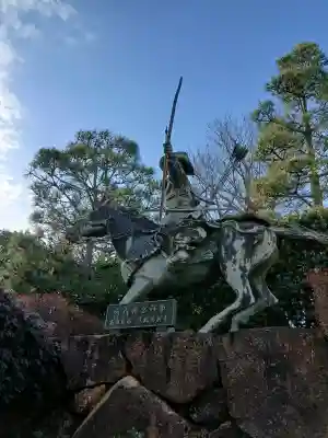 穴八幡宮の{uncategorized: "未分類", other: "その他", undefined: "問題あり", building: "その他建物", grave: "お墓", sacred_gate: "鳥居", guardian: "狛犬", statue: "像", buddha: "仏像", history: "歴史", nature: "自然", garden: "庭園", animal: "動物", pagoda: "塔", temizu: "手水舎", mountain_gate: "山門・神門", sanctuary: "本殿・本堂", subordinate: "末社・摂社", art: "芸術", scenery: "景色", jizo: "地蔵", ema: "絵馬", goshuin: "御朱印", omikuji: "おみくじ", items: "授与品その他", amulet: "お守り", goshuincho: "御朱印帳", eats: "食事", festival: "お祭り", votive_dance: "神楽", shichigosan: "七五三参", wedding: "結婚式", experience: "体験その他", initially: "初詣", around: "周辺", anti_infection: "感染症対策"}