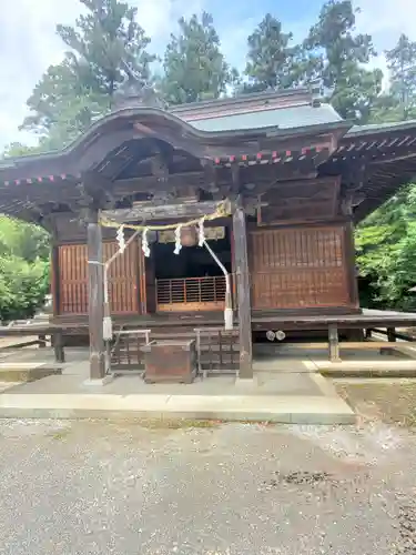 沼鉾神社の本殿