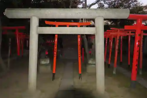 三囲神社の鳥居