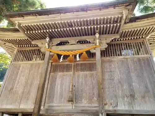 竃神社の本殿・本堂