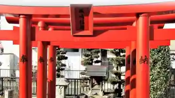 城嶋稲荷の鳥居