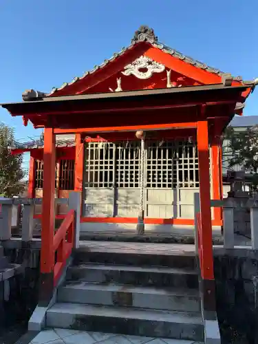 御陣屋稲荷神社の{uncategorized: "未分類", other: "その他", undefined: "問題あり", building: "その他建物", grave: "お墓", sacred_gate: "鳥居", guardian: "狛犬", statue: "像", buddha: "仏像", history: "歴史", nature: "自然", garden: "庭園", animal: "動物", pagoda: "塔", temizu: "手水舎", mountain_gate: "山門・神門", sanctuary: "本殿・本堂", subordinate: "末社・摂社", art: "芸術", scenery: "景色", jizo: "地蔵", ema: "絵馬", goshuin: "御朱印", omikuji: "おみくじ", items: "授与品その他", amulet: "お守り", goshuincho: "御朱印帳", eats: "食事", festival: "お祭り", votive_dance: "神楽", shichigosan: "七五三参", wedding: "結婚式", experience: "体験その他", initially: "初詣", around: "周辺", anti_infection: "感染症対策"}