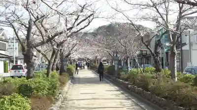 鶴岡八幡宮の周辺