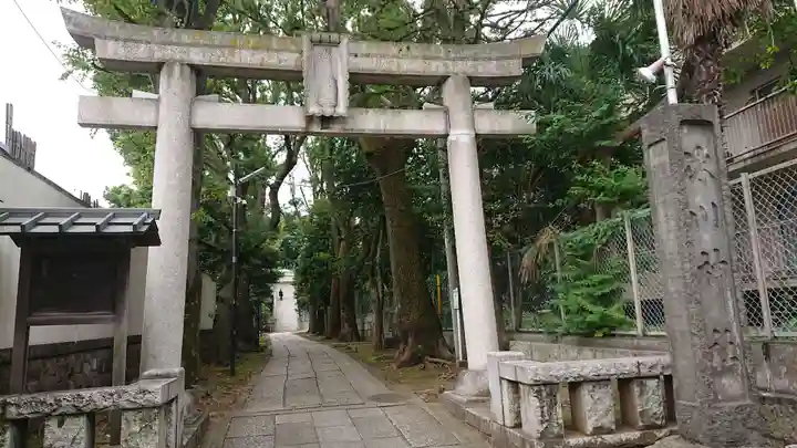 桐ヶ谷氷川神社の鳥居