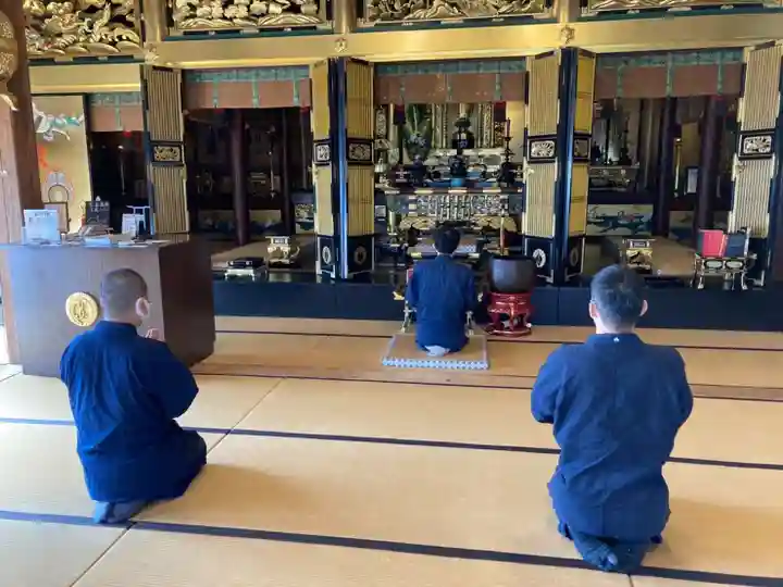 光照寺 真宗大谷派(お東さん)の本殿・本堂